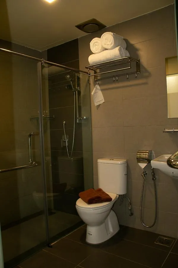 Prince33 Hotel Johor Bahru 3*,
